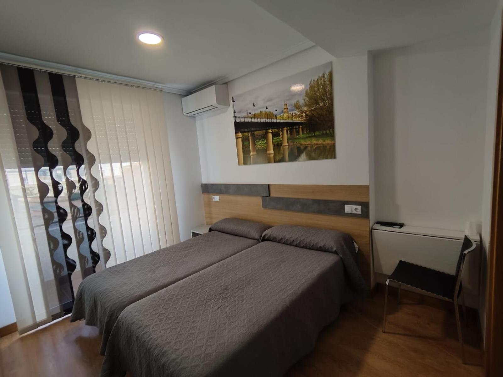 לוגרוניו Hostal Rioja Condestable מראה חיצוני תמונה
