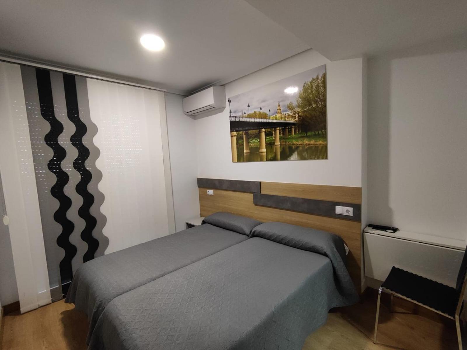 לוגרוניו Hostal Rioja Condestable מראה חיצוני תמונה